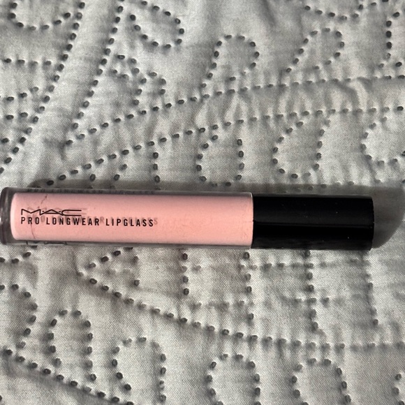 MAC Cosmetics Pro Longwear Lipglass - Color-Patience Please/Light Pink - Picture 1 of 3